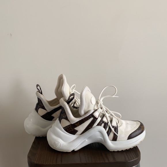 Authentic Louis Vuitton Archlight sneakers size 38. - Picture 3 of 4